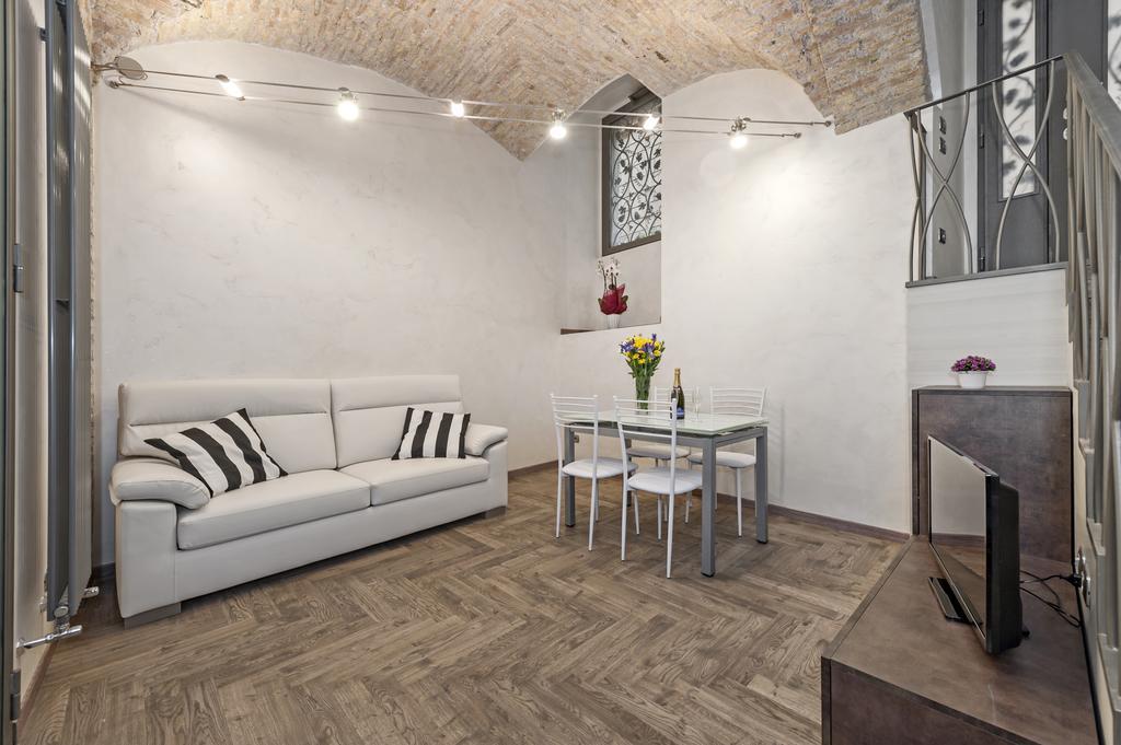 White Flat Rione Monti *
